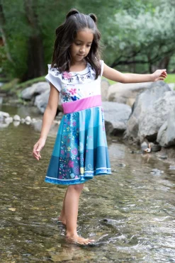 Twirl Dresses><noscript><img width=